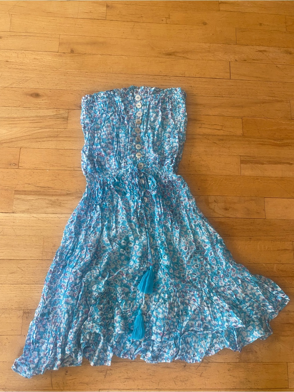Tiara Hawaii one side pretty dress.